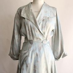 This Incredible 1940s Liquid Satin Dressing Gown Must Be Enjoyed, Rather Than Live In A Box! I Purchased This For Nearly $400 At A Ny Vintage Show A Few Years Ago. Brand Is Styled By Saybury And This Floral Satin Dressing Gown - In A Cool Minty - Grey With Peach Flowers And The Reverse Colors On The Wrong Side - Is In Impeccable Condition With No Snags, Tears, Or Pinholes. The Only Thing I Noticed Was A Frayed Seam (Last Pic) Under The Collar That Is Covered By The Overlap. Spectacular Sweep And Dressing Gown Vintage, Vintage Dressing Gown, Satin Dressing Gown, Liquid Satin, Dressing Gowns, Peach Flowers, Dressing Gown, Nightgowns, 50s Fashion