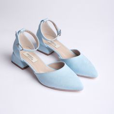 BLUE SUEDE SHOES, BLUE WEDDING SHOES, BLUE LOW HEELS, BABY BLUE SHOES, WEDDING HEELS, BLUE BLOCK HEELS, LIGHT BLUE BRIDAL SHOES, ANKLE STRAP HEELS As Eleanor Louise, we stand out with our Blue Suede heeled shoes that combine style and comfort. Specifically designed for brides, these shoes are crafted with high-quality materials. * Made from Blue Suede and Premium Vegan Leather, our shoes are equipped with an ankle strap that provides comfort throughout the day. * Completing your style and boosti Baby Blue Wedding Shoes, Blue Short Heels, Wedding Heels Blue, Blue Shoes Wedding, Wedding Shoes Blue, Baby Blue Shoes, Blue Low Heels, Shoes Wedding Heels, Light Blue Heels