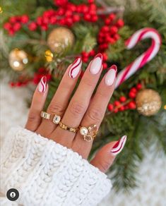 Red Tip Nails, Shellac Nails Fall, Festive Christmas Nails, Dark Pink Nails, Red And White Nails, Christmas Gel, October Nails, Nagel Tips