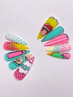 Nail Art Hand Painted, Black Pop Art Nails, Pop Nails, Nail Pop Art, Pop Nail Art, Pop Art Nail Art, Cartoon Pop Art Nails, Uñas Pop Art, Pop Art En Uñas