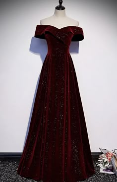 Black And Red Prom Dress, Prom Dress Burgundy, Robes Glamour, Formal Dresses Graduation, Off Shoulder Evening Dress, Sparkly Party, Prom Dress Evening, Graduation Dresses, Burgundy Prom Dress