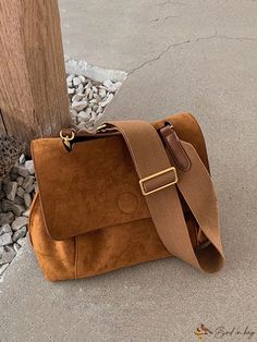 BirdinBag - Womens Solid Color Tote Bag: Trendy Minimalist Crossbody with Adjustable Strap, Ideal Mothers Day Gift Retro Shoulder Bag, Casual Crossbody Bag, Vintage Crossbody Bag, Commuter Bag, Brown Handbag, Crossbody Bag Women, Women Vintage, Shoulder Purse, Square Bag