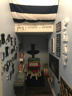 Under Stairs Play Area Small Spaces, Built In Fort Playroom, Under Basement Stairs Ideas For Kids, Fort Under Stairs, Curved Closet, Closet Fort, Stair Playhouse, Fort Room, Living Playroom