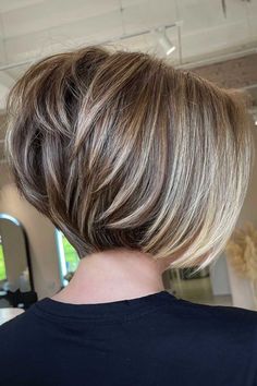 165 Fantastic Bob Haircut Ideas Bob With Layers, Stacked Hairstyles, Bangs Style, Short Stacked Hair, Short Stacked Bob Haircuts, Kort Bob, Inverted Bob Haircuts, Angled Bob Haircuts