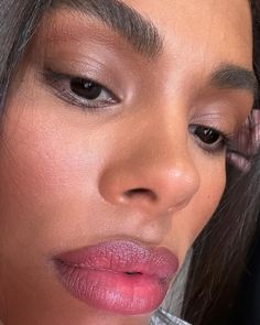 Coffee Date Makeup, Tina Kunakey, Office Makeup, Date Makeup, Event Makeup, Beauty Goals, Makeup Obsession, Kiss Makeup, Fall Makeup