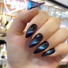 Black Chrome Nails, Nail Fashion Trends, Black Gel Nails, Cat Eye Nails Polish, Unghie Sfumate, Magnetic Nail Polish, Holiday Sweets, Eye Nails, Black Nail Art