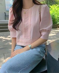 Casual College Outfits, Fashion Top Outfits, Everyday Fashion Outfits, Trendy Fashion Tops, Casual Day Outfits, Designer Dresses Casual, Quick Outfits, Stylish Dress Book, Classy Casual Outfits