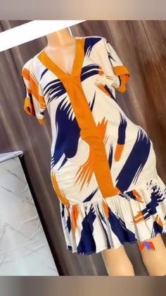 Mshono Wa Kitenge, Vintage Gown Styles For Ladies Classy, Vitambaa Fashion, Mishono Ya Vitambaa Magauni, Ankara Agbada Styles For Women, Best African Dress Designs, African Wear For Ladies, Chiffon Styles, Boubou Styles