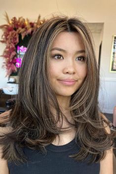 Slightly Below Shoulder Length Hair, Mid Length Blow Dry, Mid Length Blow Dry Hairstyles, Hair Cuts For Long Hair Ideas, Prom Hair Mid Length, Bouncy Blowout Medium Hair, Prom Hair Blowout, Hair Cuts For Wavy Hair Medium, Hair Cuts Mid Length