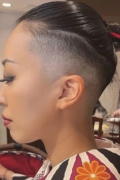 Back Of Head Shaved Design Women, Lower Back Of Head Shaved, Shaving The Back Of Your Head Undercut, Shaved Head One Side Women, Womans Side Shaved Head, Side Cut Hairstyles, Shaved Pixie, Buzzed Hair