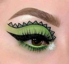 Tmnt Makeup, Dinosaur Makeup Women, Dinosaur Makeup, Dragon Makeup, Dino Dino, Eyeliner Designs, Face Paint Makeup, Rave Makeup