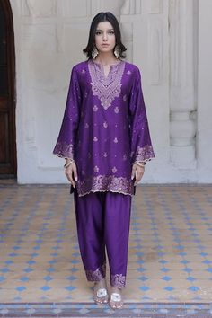 Jamuni purple full sleeves short kurta crafted in vegan silk with gold toned jasmine fleur butti and bloom woven details along the neckline, sleeves and scallop hem. Paired with a matching straight pant and four side heavily woven scallop border dupatta with thread tassel embellishments on the corner. - Aza Fashions Fitted Silk Purple Kurta, Kurta With Pants, Scalloped Hem, Straight Pants, Pants Pattern, Full Sleeve, Aza Fashion, Custom Made, Pants Set