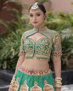 Jackets Design, Choli Blouse Design, Ceremony Outfit, Choli Design, Long Blouse Designs, Blouse Necklines, New Saree Blouse Designs, Traditional Blouse Designs, Latest Model Blouse Designs