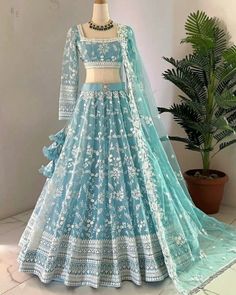 Light Blue Lengha Choli, Indian Bridal Dress Wedding Outfits, Bridesmaid Dresses For Wedding, Net Lehnga Designs Indian, Lancha Dress Indian, Cute Indian Outfits, Lancha Dress For Wedding, New Lengha Design, Lancha Lehnga