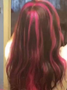 Streaks Brown Hair, Monster High Hair Inspiration, Pink Highlights Brown Hair, Dracula Hair, Draculaura Birthday, Black Hair Pink Highlights, Pink Highlights In Brown Hair, Light Pink Highlights