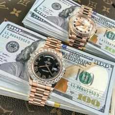 Fake Money, Money Stacks, Gold Money, Watches Luxury, Rich Lifestyle, Money Goals, Money Cash, Billionaire Lifestyle, Inspired Fashion