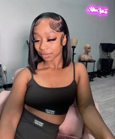 Sidepart Bob Frontal, Side Part Bob Lace Front Wig, Bob Wig For Black Women Side Part, Side Part Bob Wig Install, Frontal Bob Wig Side Part, Black Side Part Bob, Baddie Bob Hairstyles, Side Part Bob Weave Leave Out, Bob Hairstyles For Black Women Wigs