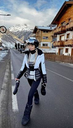 Outfit Neve, Snow Hiking Outfit, Ski Resort Outfit, Winter Vacation Outfits, Ski Trip Outfit, Snow Outfits, Apres Ski Outfits, Ski Outfits