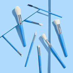 If we had to use blue emojis to describe this set, they'd be: 💎🦋🌃💙 💎 high-quality brushes that are made to last 🦋 plain and simple, they're pretty 💁‍♀️ 🌃 create perfect looks for a night out 💙 there's just so much to love! Blue Emojis, Night Out, High Quality, Pink