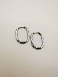 These Thin Rectangle Hoops are the perfect accessory for any outfit. They are tarnish free and hypoallergenic – perfect for anyone with a nickel allergy. With a trendy style, the Thin Rectangle Hoops look great and stay looking great, day after day. Nickel Allergy, Trendy Style, Trendy Fashion, Looks Great, 18k Gold, Gold