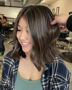 Mid Length Dark Hair With Highlights, Ash Brown Highlights On Dark Hair, Dark Brown Hair With Highlights Balayage, Brown Dimensional Hair, Blonde Highlights On Dark Hair Short, Highlights Bob, Rich Brunette Hair, Light Browns, Short Brunette Hair