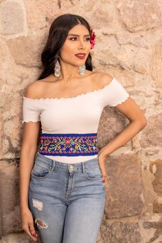 Beautiful cotton floral belt to accessorize any blouse or dress. These are embroidered by artisanal machine. These belts accommodate varies sizes, from size S-XL. The embroidered area size is 37 inches  The adjustment ties measure between 17 to 19 inches. The width of the embroidered area is 4 inches. MORE ACCESSORIES AVAILABLE HERE: https://www.etsy.com/es/shop/SoleiEthnic?ref=seller-platform-mcnav&section_id=25467804 Mexican Belt, Traditional Belt, Floral Belt, Embroidered Belt, Suspender Belt, Boho Stil, Suspenders, Bohemian Style, Beauty Book