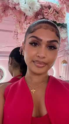 @glocksglory Baddie Hairstyles Slick, Aubree Core, Ways To Style Natural Hair, Hairstyles Slick, Lift Lashes, Ethnic Rhinoplasty, Bombshell Curls, Pretty Lashes, Girls Natural Hairstyles