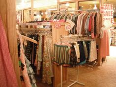 Union Rag Hiroshima City, Closet Room, Vintage Shopping, Vintage Clothing Stores, Vintage Inspiration, Brick And Mortar, Clothing Stores, Hiroshima, Vintage Clothes