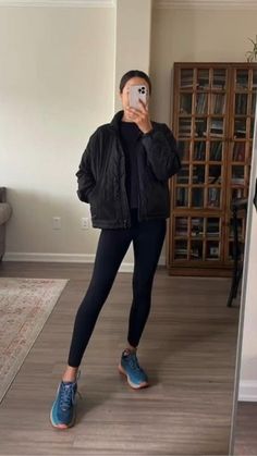 Casual Active Wear Outfits Winter, Comfy Gym Outfits, Spunky Outfits, Fall Running Outfit, Winter Workout Outfit, Athleta Outfit, Athlesuire Outfit, Active Wear Outfits Winter, Athleisure Fits