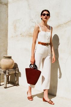 17 Brands Fashion People Are Obsessed With+#refinery29 Dress Like An Italian Woman, Minimalist Moda, Sneaker Shop, Chic Summer Style, Mode Kimono, Italian Women