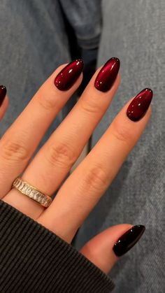 Dark Nail Asthetics, Wine Nails Short, Red Dark Nails, Red Wine Nails Design, Dark Red Christmas Nails, Nails Inspiration Christmas, Ora Nails, Korean Nail Designs, Classy Winter Nails