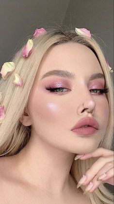 Pink Eye Makeup, Subtle Makeup, Earth Goddess, Soft Glam Makeup, Glam Makeup Look, Trendy Makeup, Pink Eyeshadow, Pink Makeup