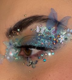 Fairy Vibes Makeup, Sparkly Fairy Makeup, Fairy Makeup Ideas Fantasy, Glitter Fairy Makeup, Nature Fairy Aesthetic, Butterfly Makeup Halloween, Garden Fairy Makeup, Forest Fairy Makeup, Fairy Makeup Ideas