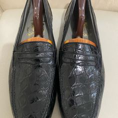 Preowned Men Johnston & Murphy Crocodile Shoes, Style Loafers, Color Black, Size 11 1/2 N, Shoe Trees, Dust Bag, Original Box Classic Black Oxfords With Crocodile Pattern, Classic Dress Shoes With Crocodile Pattern, Classic Crocodile Pattern Dress Shoes For Semi-formal, Classic Black Crocodile Pattern Loafers, Classic Leather Shoes With Crocodile Pattern, Classic Crocodile Pattern Slip-on Loafers, Classic Moccasins With Crocodile Pattern And Round Toe, Classic Moc Toe Dress Shoes With Crocodile Pattern, Classic Crocodile Pattern Loafers For Business