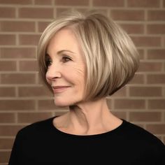 Blonde Older Women, Short Haircuts For Older Women, Haircuts For Older Women, Short Sassy Haircuts, Choppy Bob Haircuts, Messy Short Hair, Short Hair Over 60