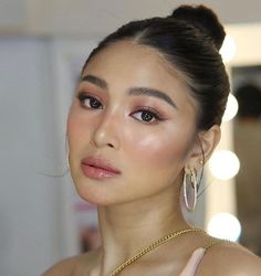 Filipina Makeup, Graduation Look Makeup, Asian Wedding Makeup, Fresh Makeup Look, Light Makeup Looks, Nadine Lustre, Bridal Makeup Natural, Soft Glam Makeup