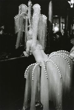 Cotoure Fashion Vintage, Unique 1920s Costume, Showgirl Aesthetic, Burlesque Vintage, Ziegfeld Follies, Ziegfeld Girls, Vintage Burlesque, Musee Carnavalet, Louise Brooks