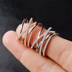 Celebrity Rings, Crystals Ring, Mother's Ring, Rings Anniversary, Band Fashion, Friend Rings, Criss Cross Ring, Wearing Jewelry, Luxury Gifts For Her