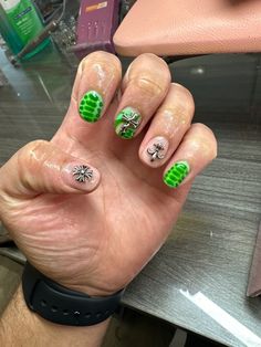 Green Manicure Short Nails, Gel Nail Designs For Men, Masc Nails Ideas Simple, Masculine Nails Art, Nails Designs For Men, Green Nails Men, Men’s Manicure Design, Short Nails Men, Stud Nails Designs