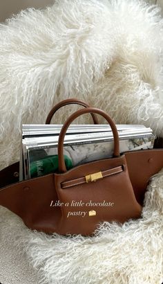 Demellier New York, Street Style Aesthetic, Chocolate Pastry, Brown Bag, Pinterest Fashion, Luxury Closet, Brown Bags, Airport Outfit, Make A Wish