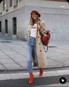 Beret Outfit, Beret Style, Winter Mode, Paris Outfits, Mode Casual, Outfits With Hats, Coat Outfits