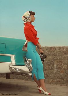 Cuba was always ahead of its time whether in Fashion or Architecture. NOTE: Then the Revolution brought Socialism-Communism and ended it all. Stile Pin Up, Bridget Bardot, Retro Summer, Vintage Diy, Vintage Fits, Pencil Skirts, Summer Fits