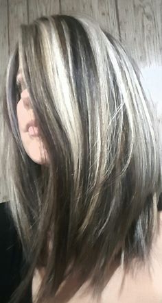 Gemma Teller Hair, 2000s Highlights, Brown Hair With Silver Highlights, Grey Hairstyle, Grey Hair Color Silver, 2023 Hairstyles, Skunk Hair, Chunky Highlights, Gorgeous Hair Color