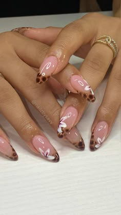 almond tortoise shell print summer nails✨ Paznokcie Hello Kitty, Kutek Disney, Smink Inspiration, Girly Acrylic, Fake Nails With Glue, Makijaż Smokey Eye, Girly Acrylic Nails, Leopard Nails, Valentine Nails