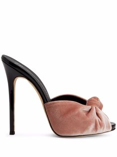 Hollywood Heels, Zanotti Heels, Old Hollywood Fashion, Velvet Sandals, Heels Pink, Giuseppe Zanotti Heels, Giuseppe Zanotti Shoes, Miu Miu Shoes, Velvet Heels