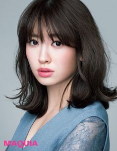 こじはる Kojima Haruna, Exotic Hairstyles, Haruna Kojima, Japanese Women, Hairstyles With Bangs, Hair Hacks, Bob Hairstyles, Medium Hair Styles, Natural Makeup