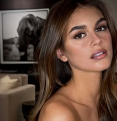 12 Makeup Trends That Will Dominate in 2024, Say Top MUAs | Who What Wear Going Out Makeup, Brown Hair Brown Eyes, Brown Makeup, Dark Brown Hair Color, Top Makeup Products, Elegant Makeup, Models Makeup, Kaia Gerber, Austin Butler