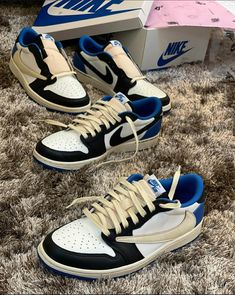 Fake Jordans, Cool Sneakers, Sneakers Jordan, Street Style Outfits Men, Outfits Men, Jordan 1 Low, Cheap Shoes, Hummel Sneaker, Sneakers Online