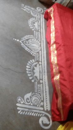 Line Alpona Design, Jhoti Chita Design Border, Mural Art Design, Rangoli Designs Photos, Alpona Design, Simple Rangoli Designs Images, Lace Painting, New Rangoli Designs