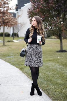 Winter Outfits Classy, Women Winter Outfits, Leopard Outfit, Leopard Print Accessories, Black Skirt Outfits, Leopard Outfits, Fall Attire, Office Wear Women